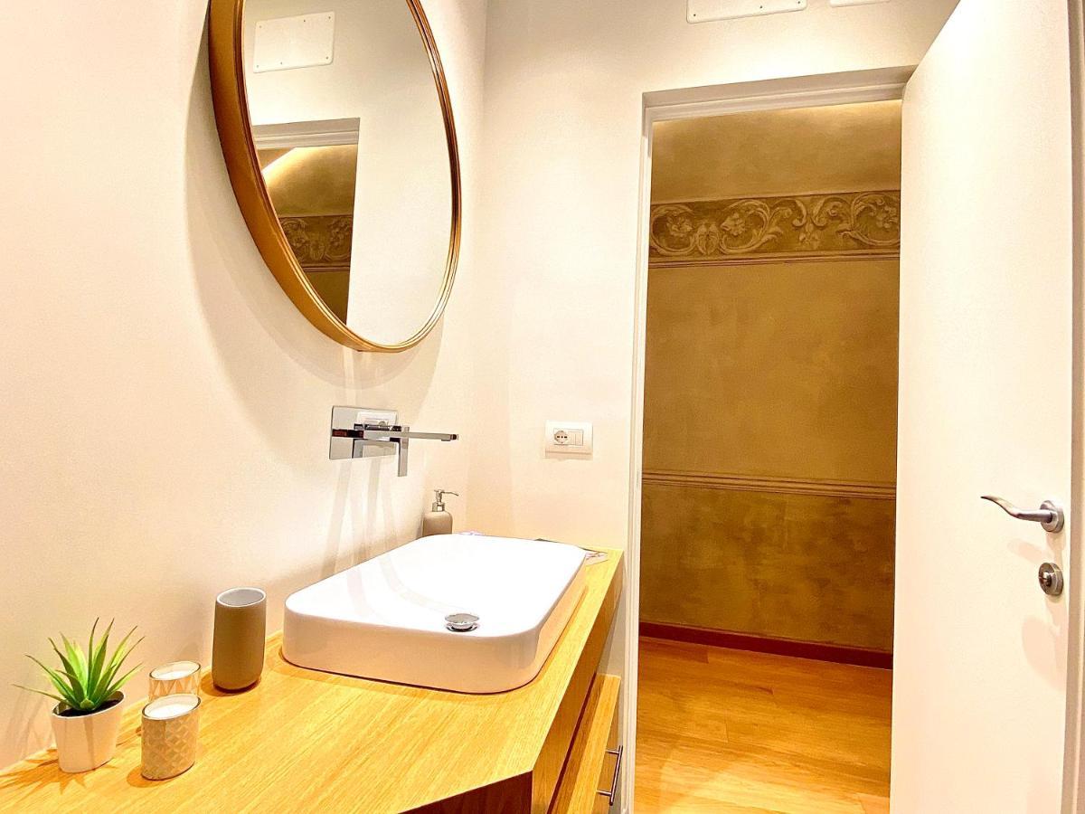 Amazing San Lorenzo 19, Rolli Palace Unesco - Stunning View Overlooking The Cathedral - Free Private Parking- Генуя Экстерьер фото